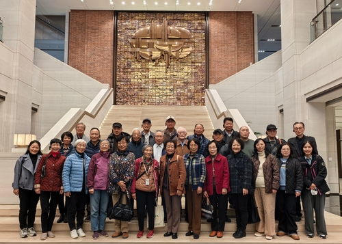 “三看”考察活动合影