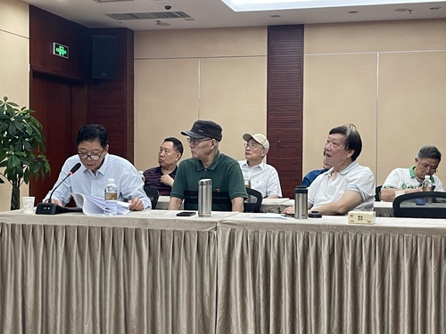 丁学清领学全国两会精神